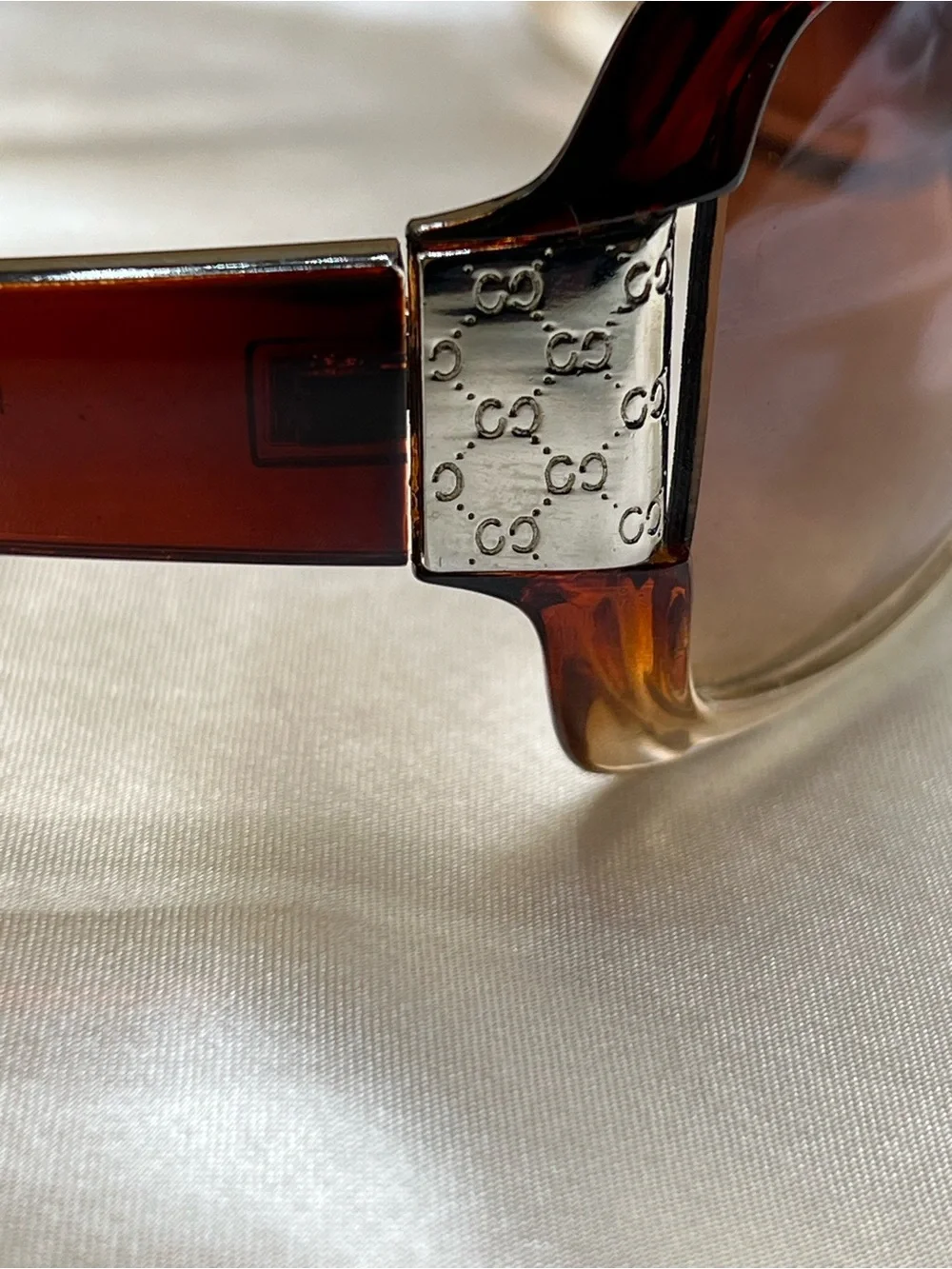 Coach Brown Gradient  Sunglasses with Brown Case